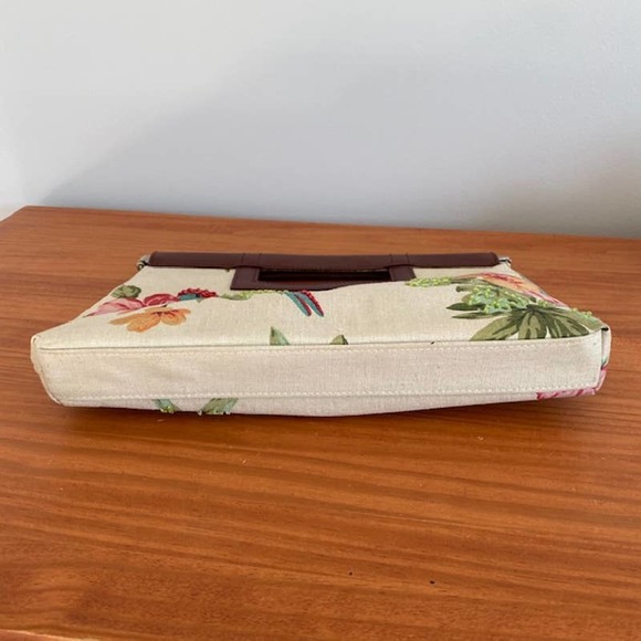 Gap Linen Floral Clutch Purse with Leather Handle - Picture 6 of 6